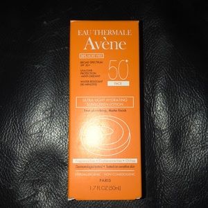 NWB EAU THERMALE Avène Ultra Light Sunscreen